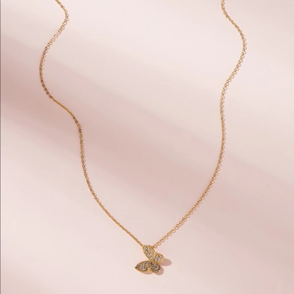 Beautiful 🦋 Necklace with Crystals - Picture 3 of 3